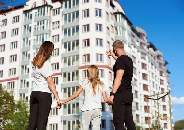 Finanzielle Freiheit mit White Immobilien – Wie Kunden in Deutschland und der Schweiz profitieren